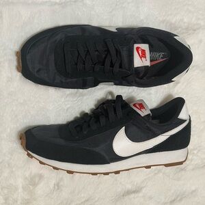 Nike Shoes Womens 9.5 Black Daybreak CK2351-001 Black Casual Sneakers